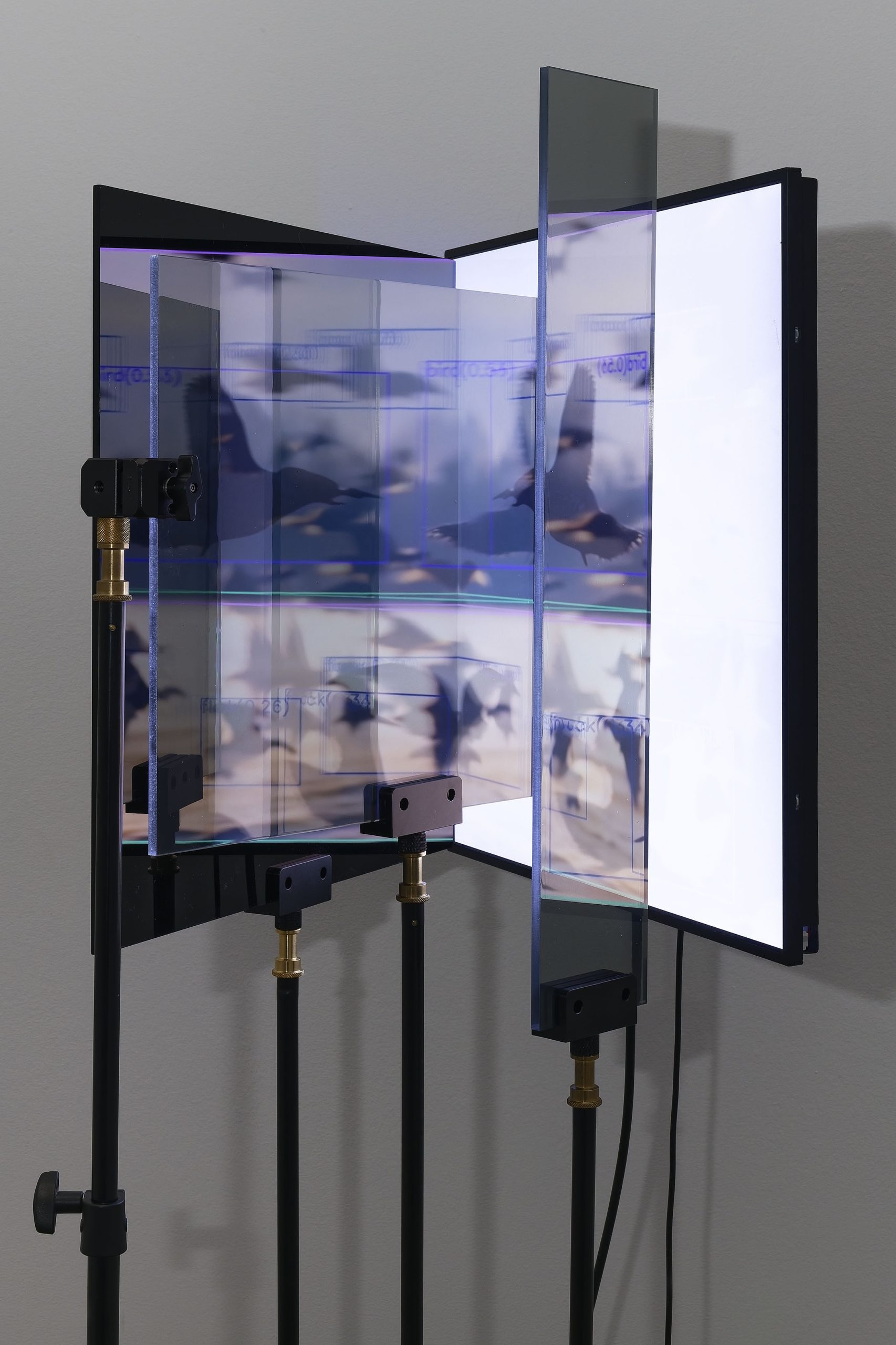 Emmanuel Van der Auwera_Your voice is always there_cutting throught the darkness Raphaël Emine